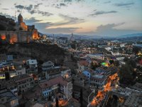 Waarom iedereen nu naar Tbilisi vliegt